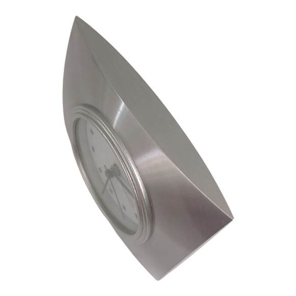 Howard Miller Table Alarm Clock 645-420 Working
Condition - Picture 6 of 9